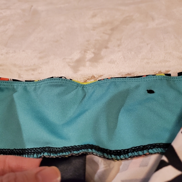 Live Love Dream bright workout capris - Picture 5 of 8